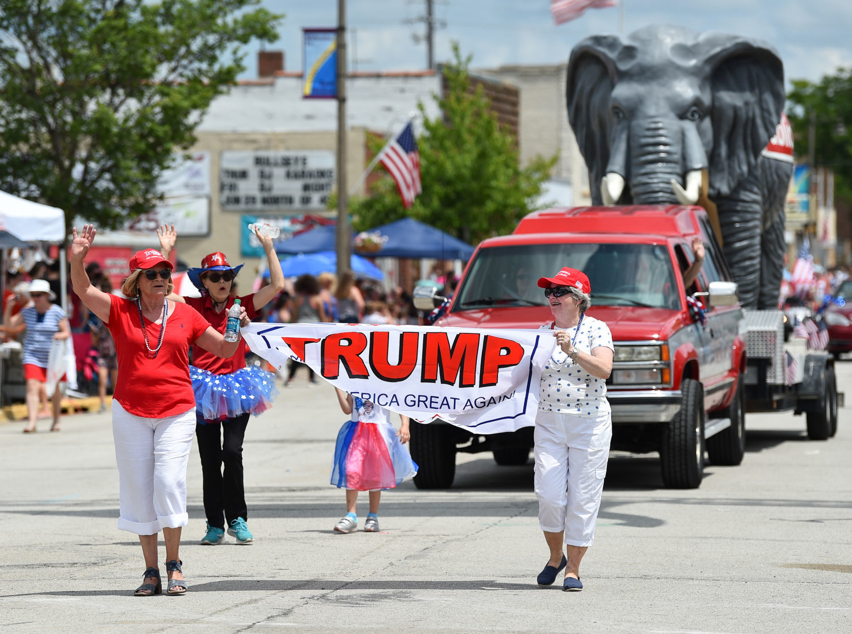 070519-mda-nws-em4thparade-040a.jpg